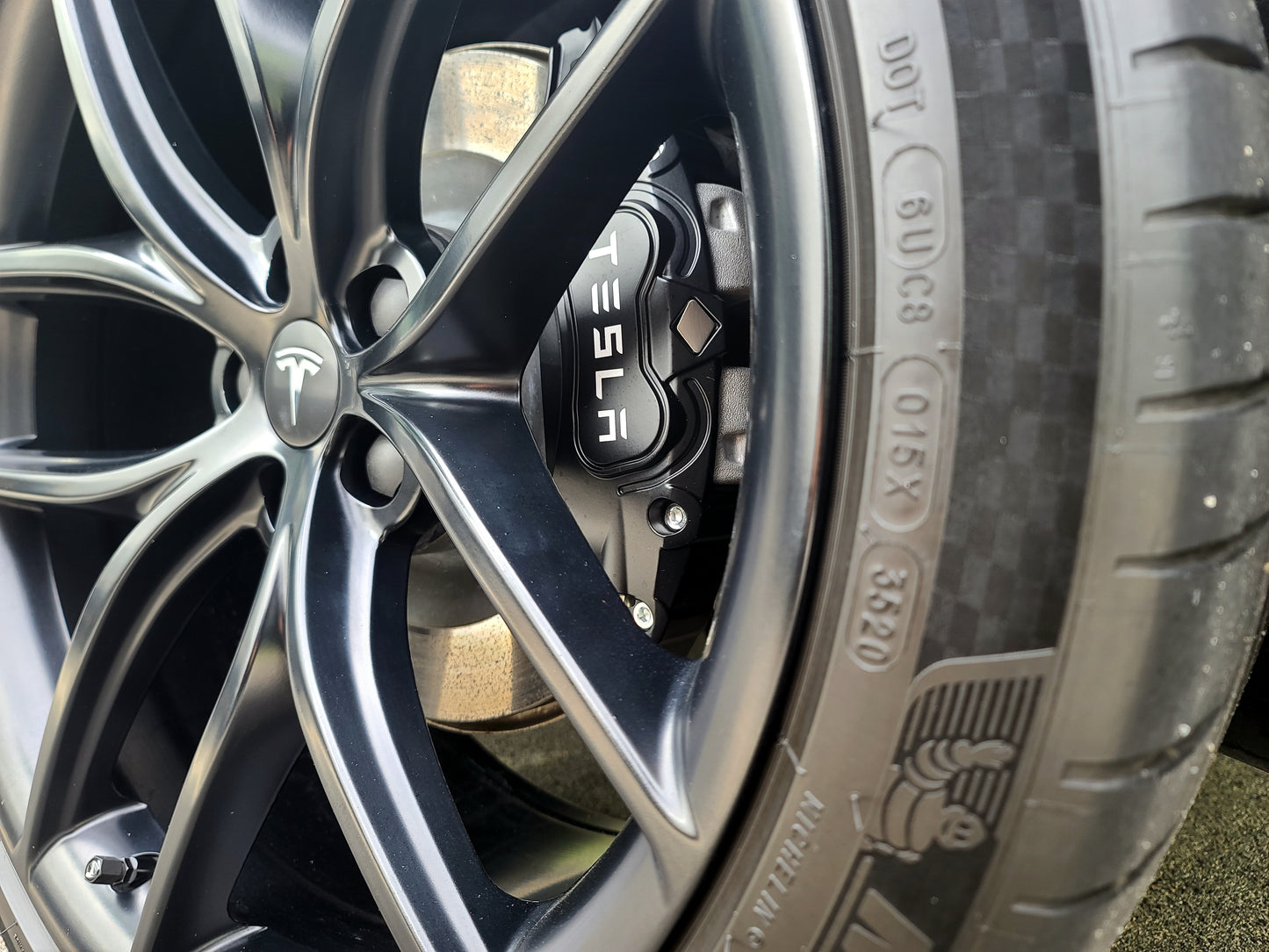 Model Y: Decorative Brake Caliper Cover Aluminum Alloy (4 PCs)