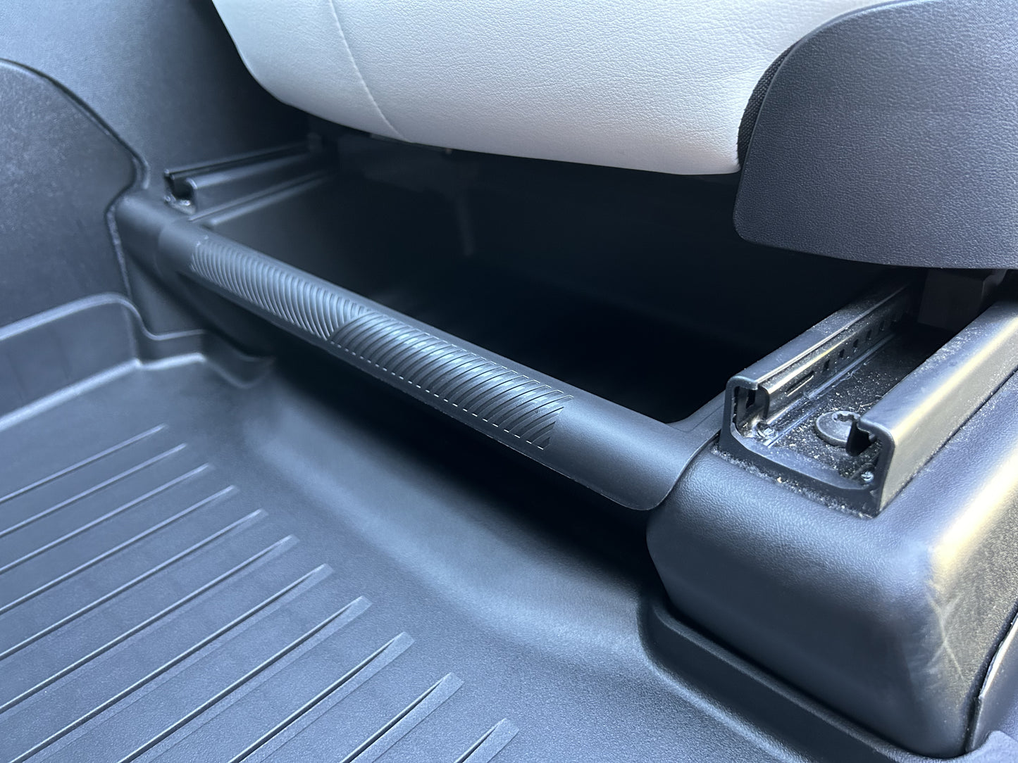 Model Y Legacy/Juniper 2020-2025: Underseat Storage Organizer Drawer Box