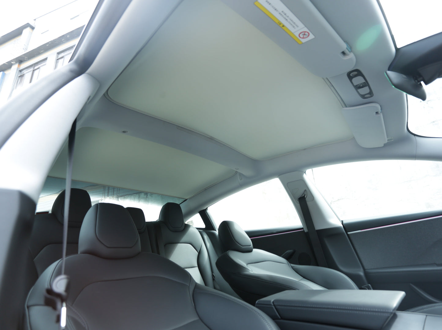 Model 3 Highland 2024-2025: Panoramic Glass Roof Sunshades