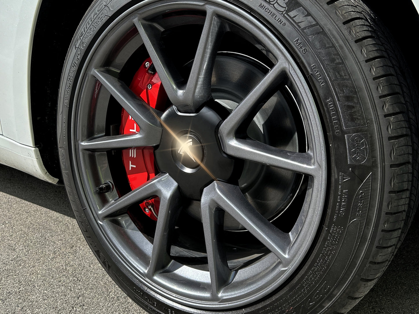 Model 3 Legacy/ Highland 2017-2025: Decorative Brake Caliper Cover Aluminum Alloy (18'' & 19'')
