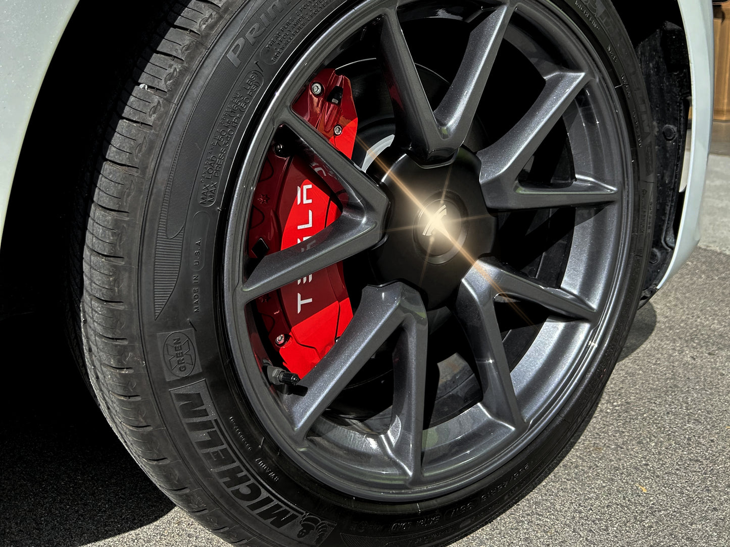 Model 3 Legacy/ Highland 2017-2025: Decorative Brake Caliper Cover Aluminum Alloy (18'' & 19'')