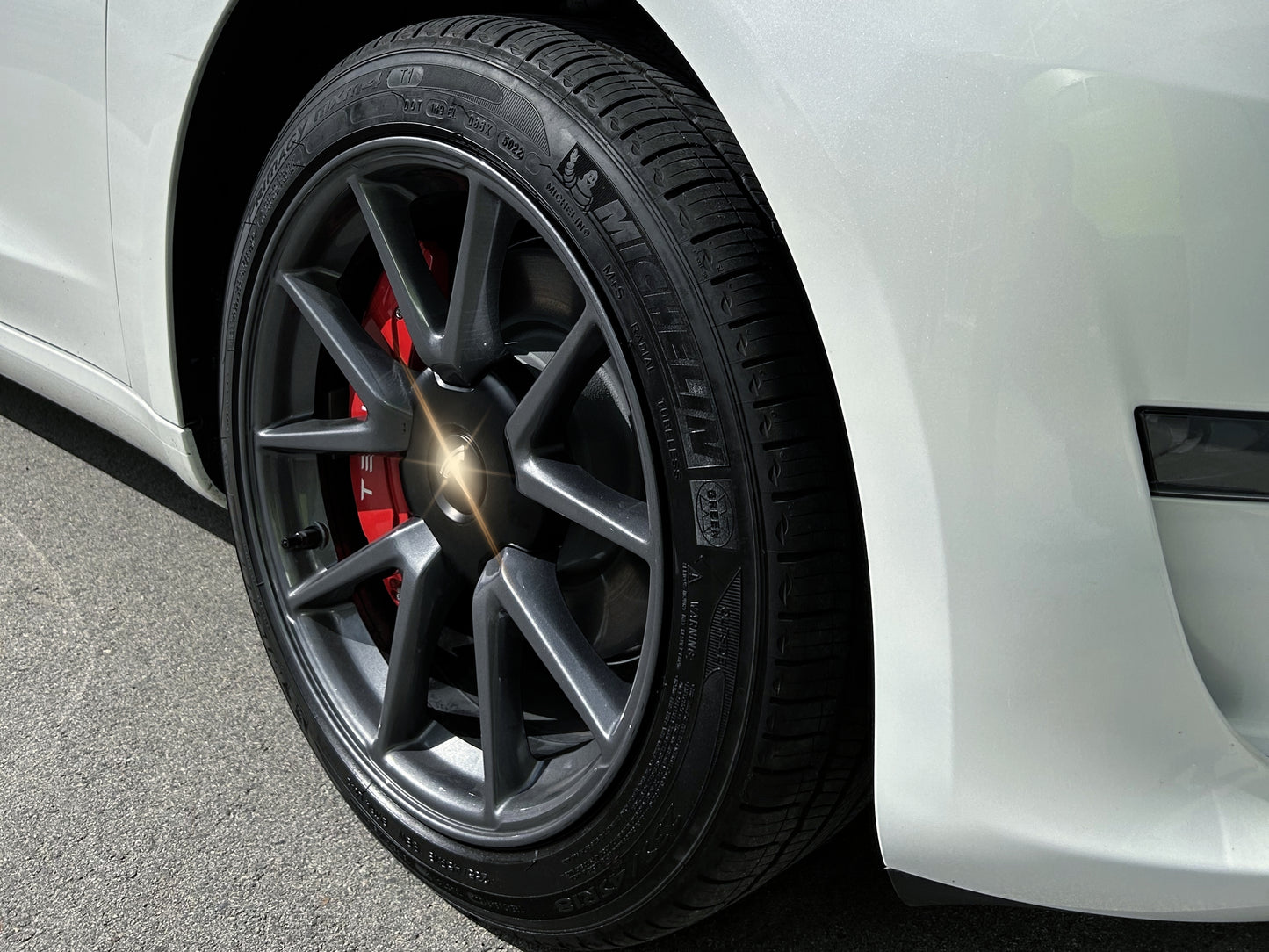 Model 3 Legacy/ Highland 2017-2025: Decorative Brake Caliper Cover Aluminum Alloy (18'' & 19'')