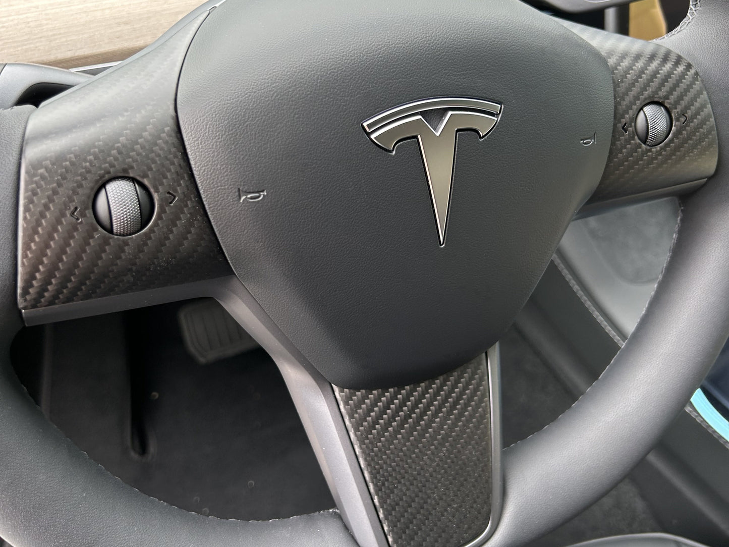 Model 3/Y: Real Carbon Fibre Steering Wheel Decal