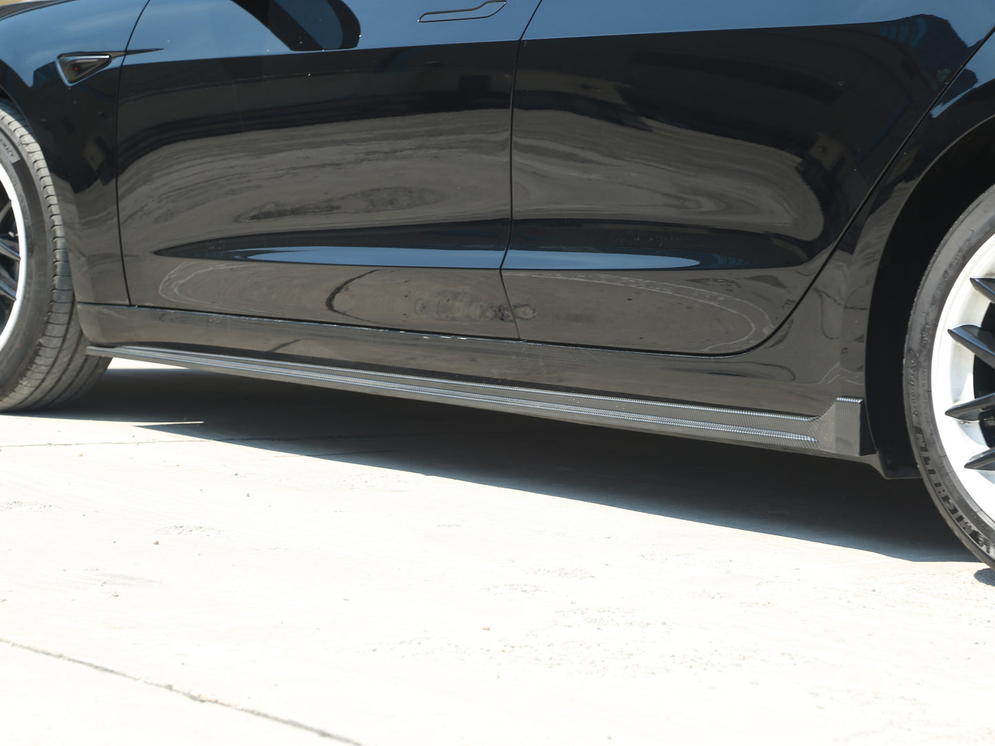 Model 3 Highland: Side Skirt Kit (2 PCs)