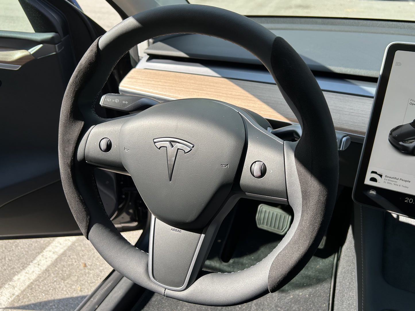 Model 3/Y: Steering Wheel Cover