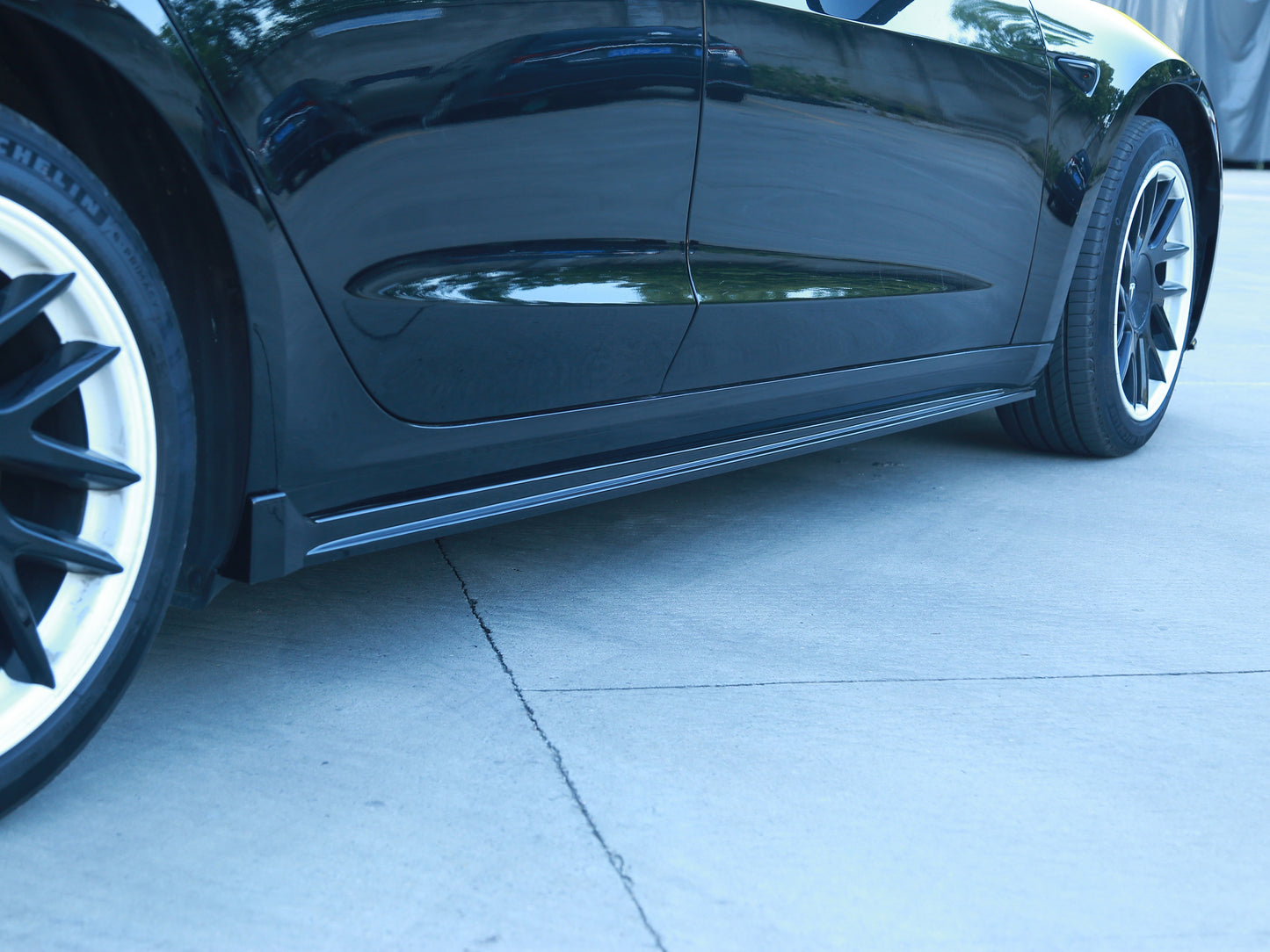 Model 3 Highland: Full ABS Performance Body Kit (Front Lip, Side Skirt, Diffuser, Spoiler)