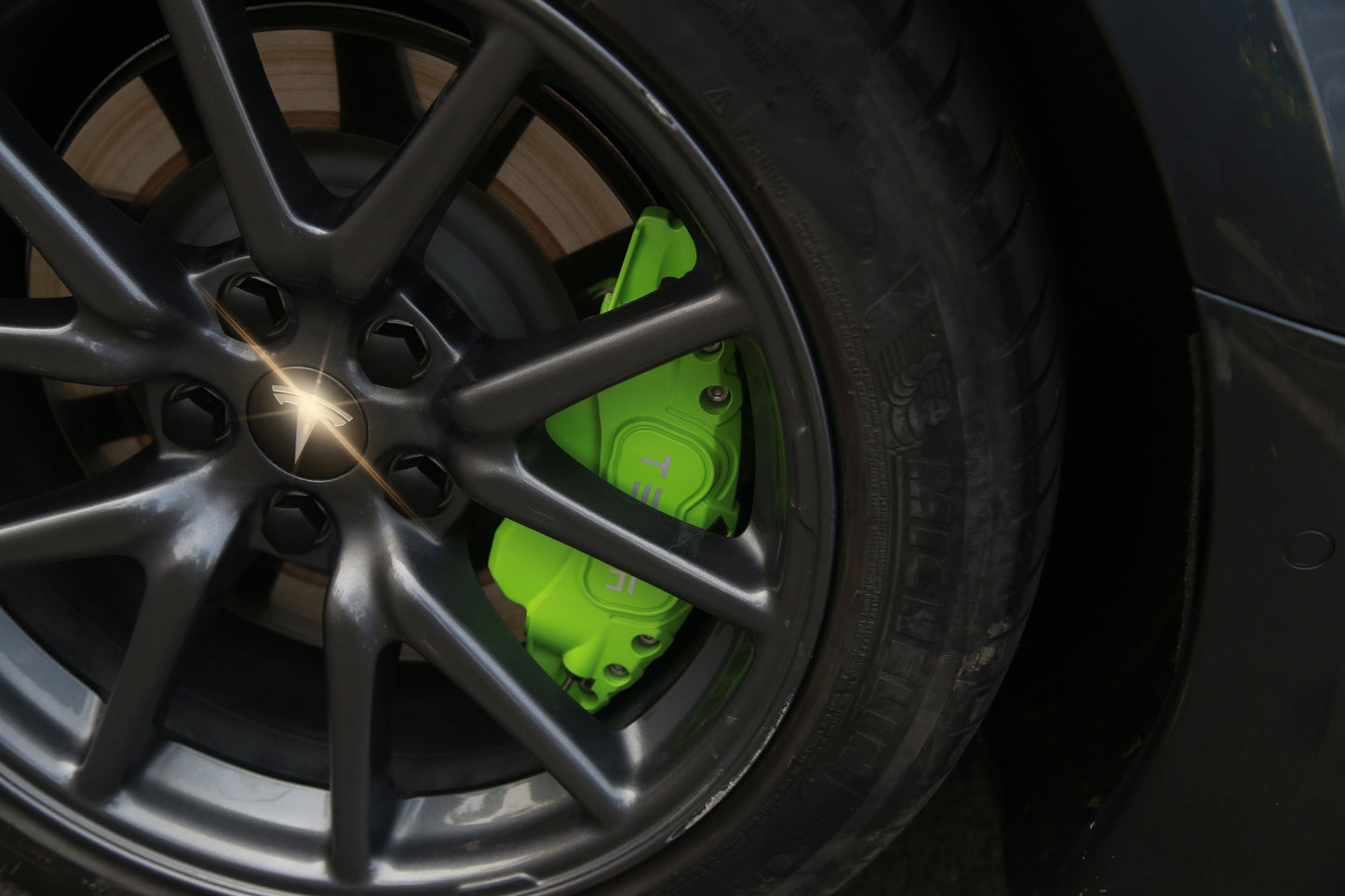 Model 3 Legacy/ Highland 2017-2025: Decorative Brake Caliper Cover Aluminum Alloy (18'' & 19'')