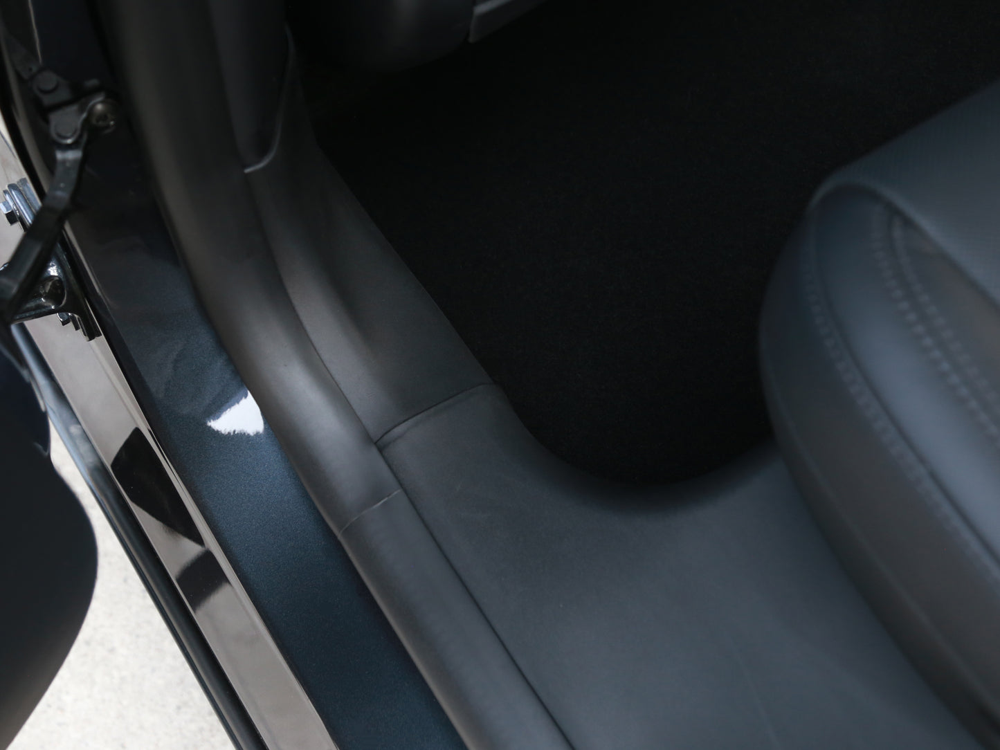 Model Y Juniper 2026+: Full Coverage TPE Door Sill Protection Guard Covers (8PCs)