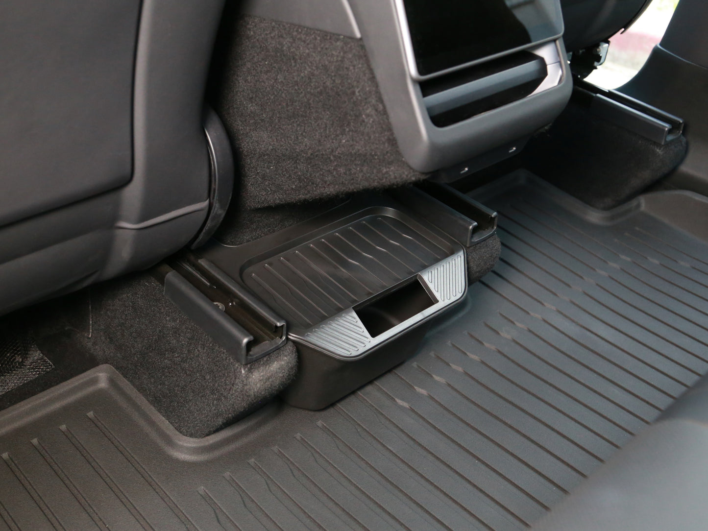 Model Y Juniper 2026+: Rear Passenger Centre Console Storage Bin