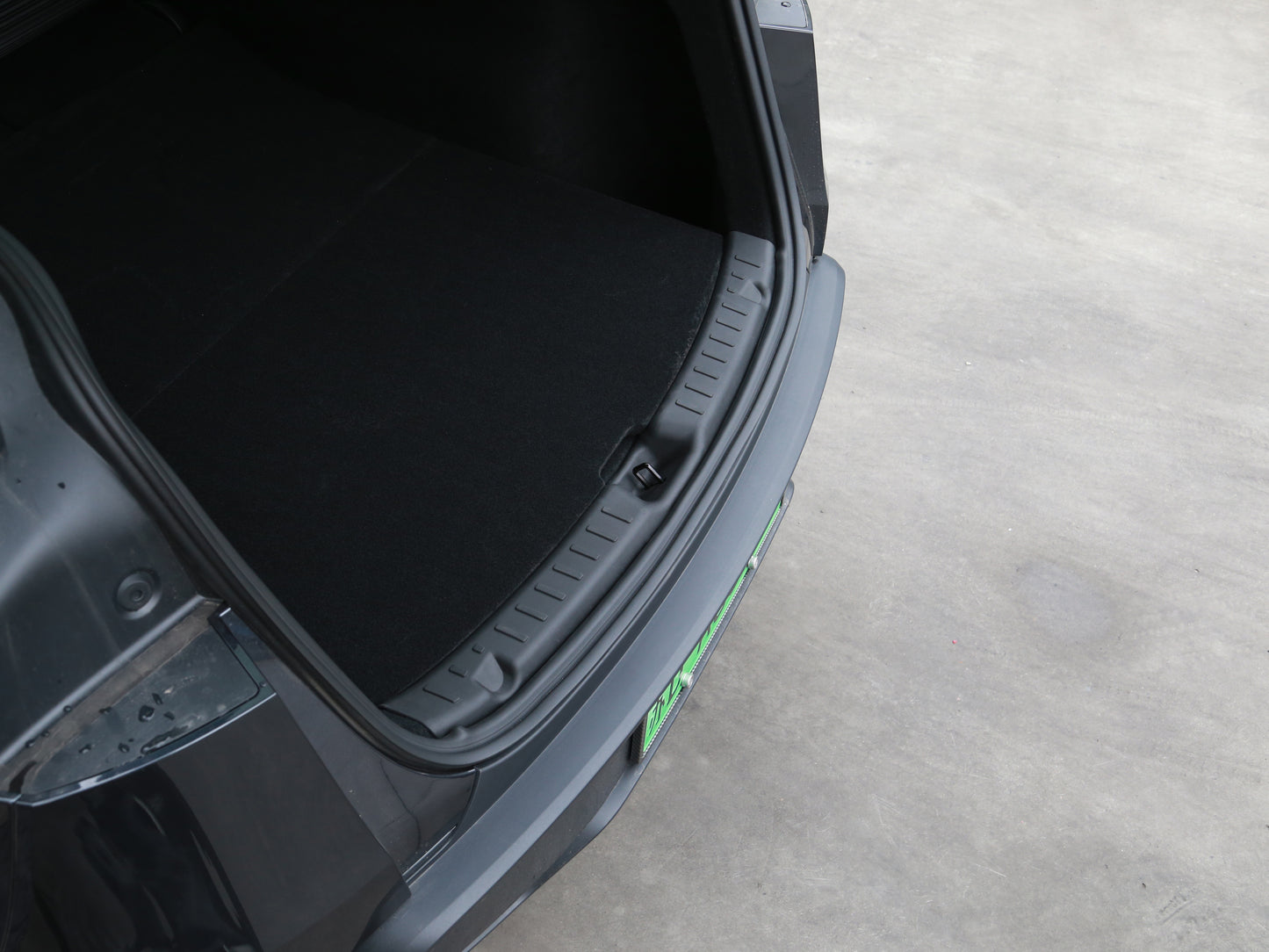Model Y Juniper 2026+: TPE Trunk Sill Cover