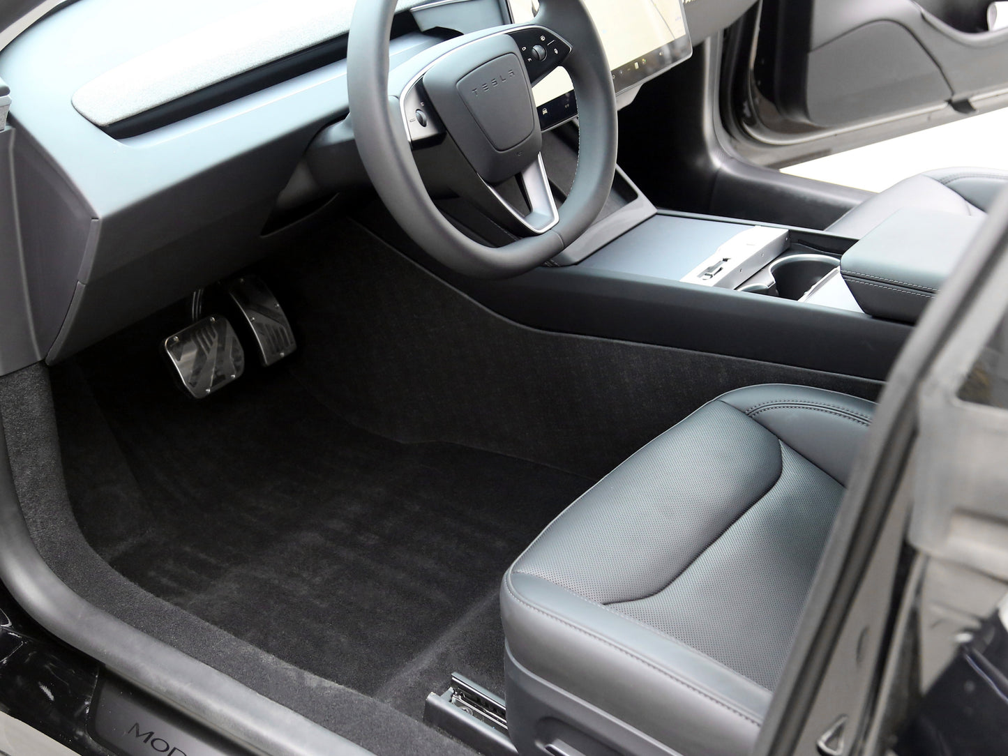 Model 3 Highland: TPE Centre Console Anti-Kick Cover Pads (2 PCs)