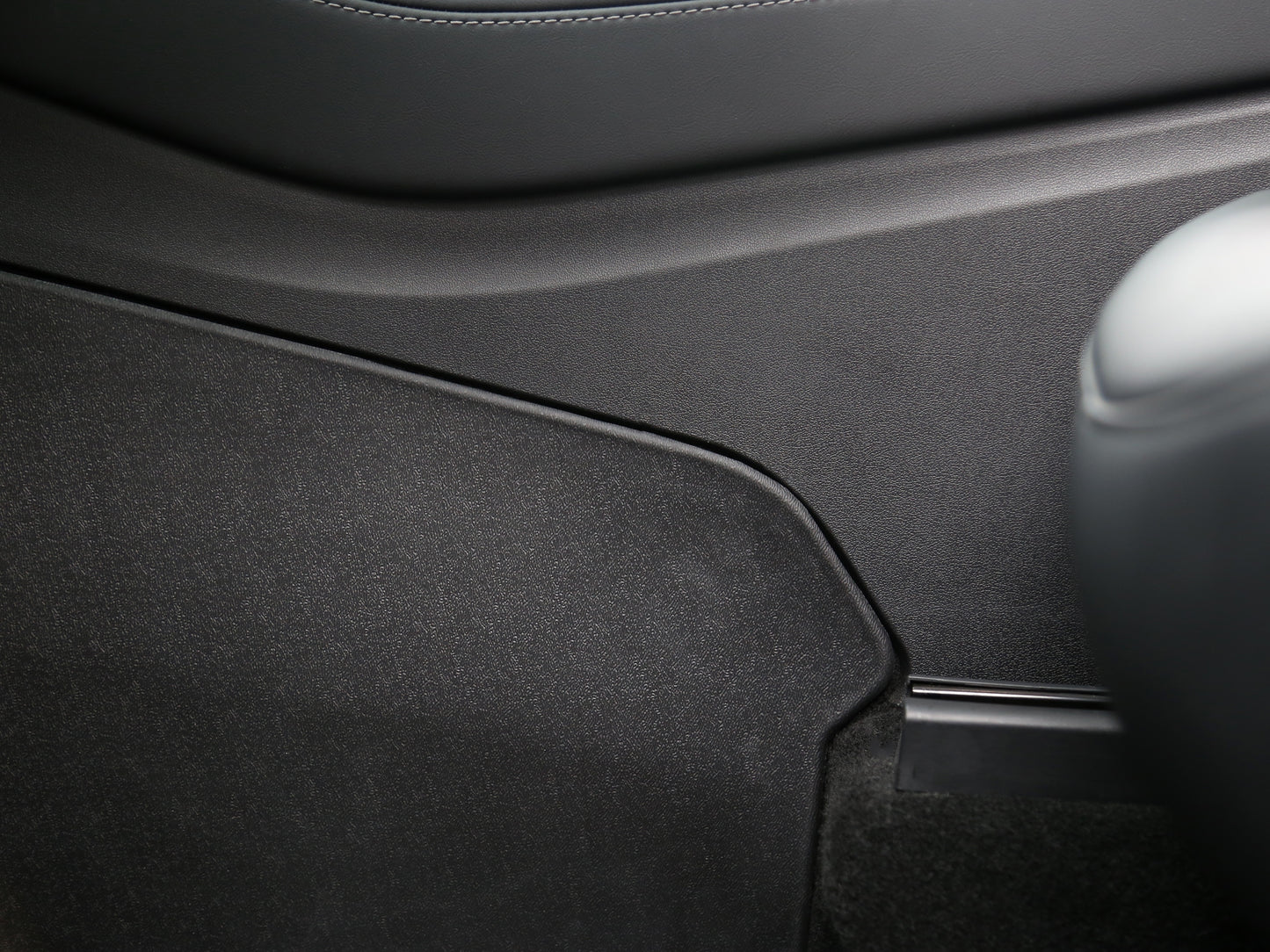 Model Y Legacy: TPE Centre Console Anti-Kick Cover Pads (2 PCs)
