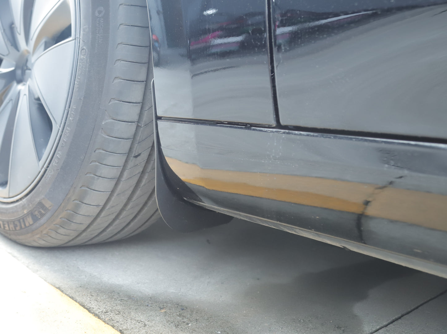 Model 3 Highland 2024-2025: OEM TPE Rubber Mud Flaps Splash Guards