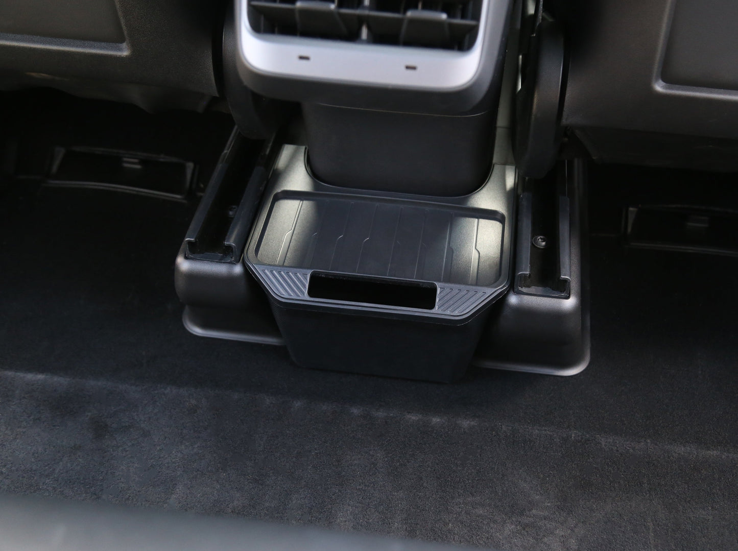Model Y Legacy: Rear Passenger Centre Console Storage Bin