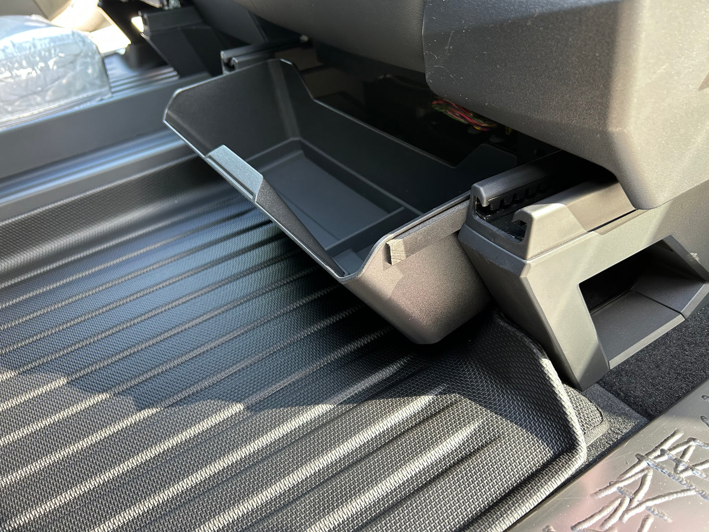 Cybertruck: Underseat Drawer