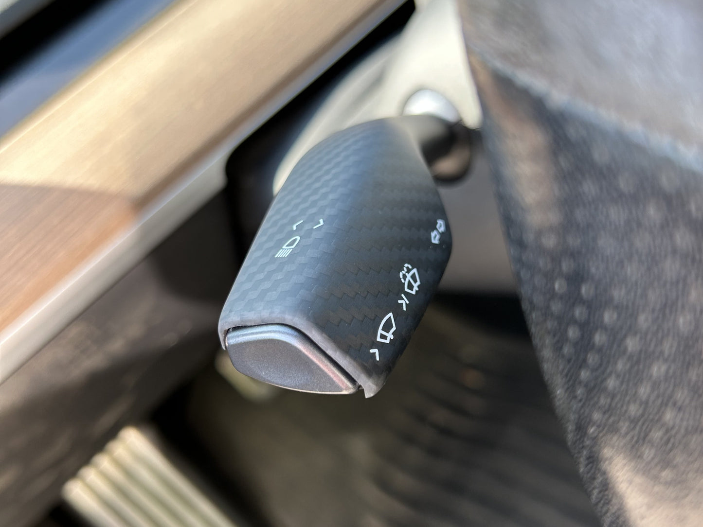 Model 3/Y: Real Carbon Fibre Gear Shift and Wiper Control Lever Covers (2PCs)