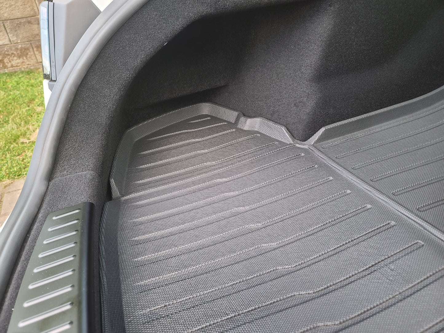 Model S 2021-2022: TPO Trunk Storage Cargo Mat