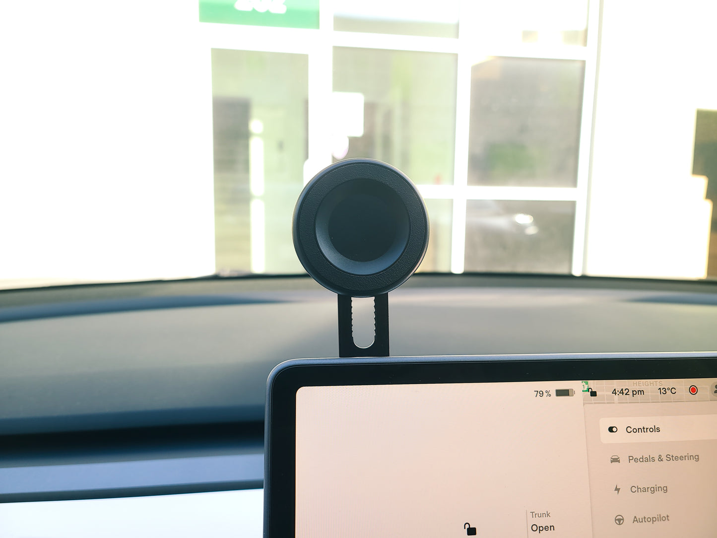 Model S/3/X/Y: Invisible Foldaway Magnetic Phone Mount