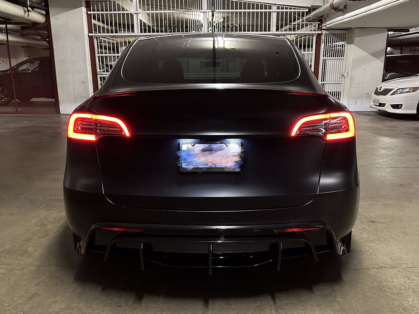 Model Y: Sports Rear Bumper Diffuser