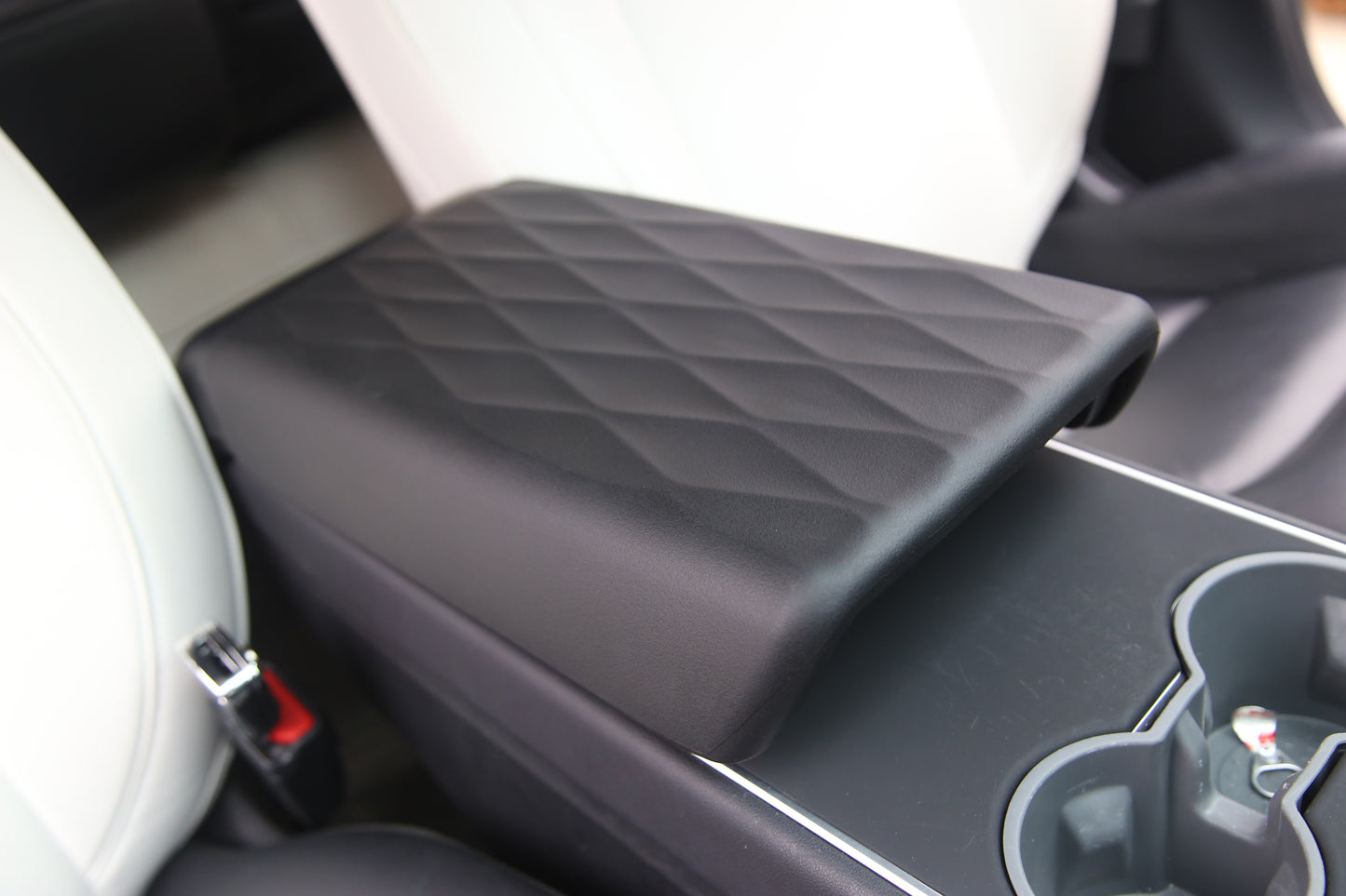 Model 3/Y: TPE Rubber Armrest Protection Cover