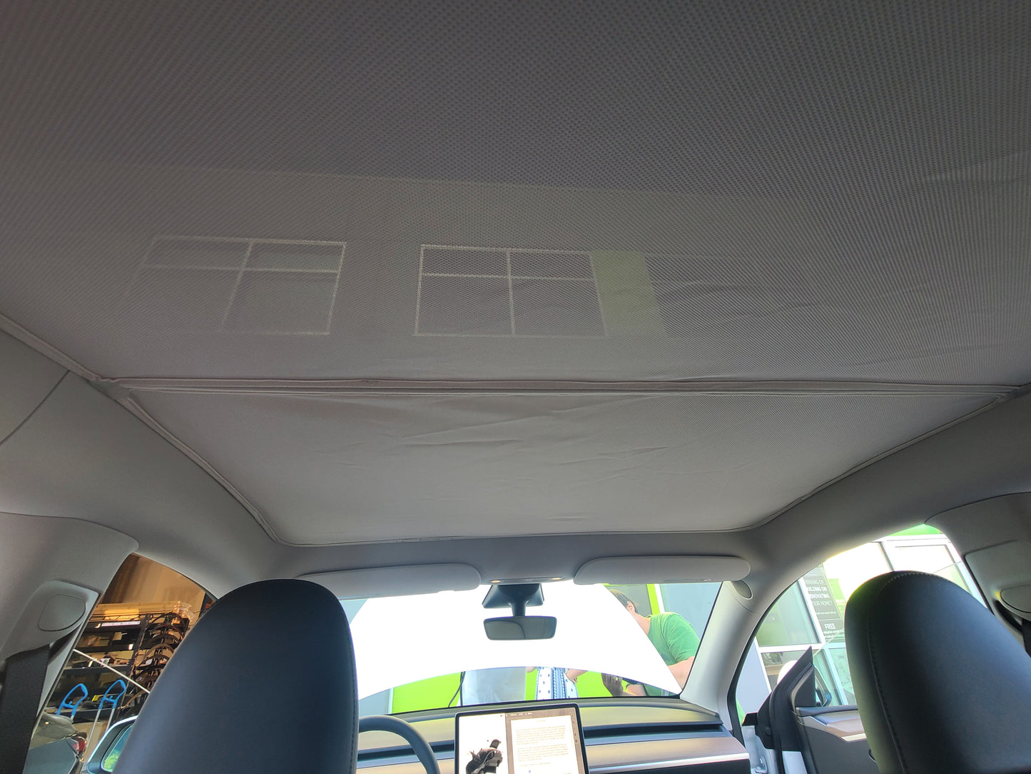 Model Y: Panoramic Glass Roof Sunshade