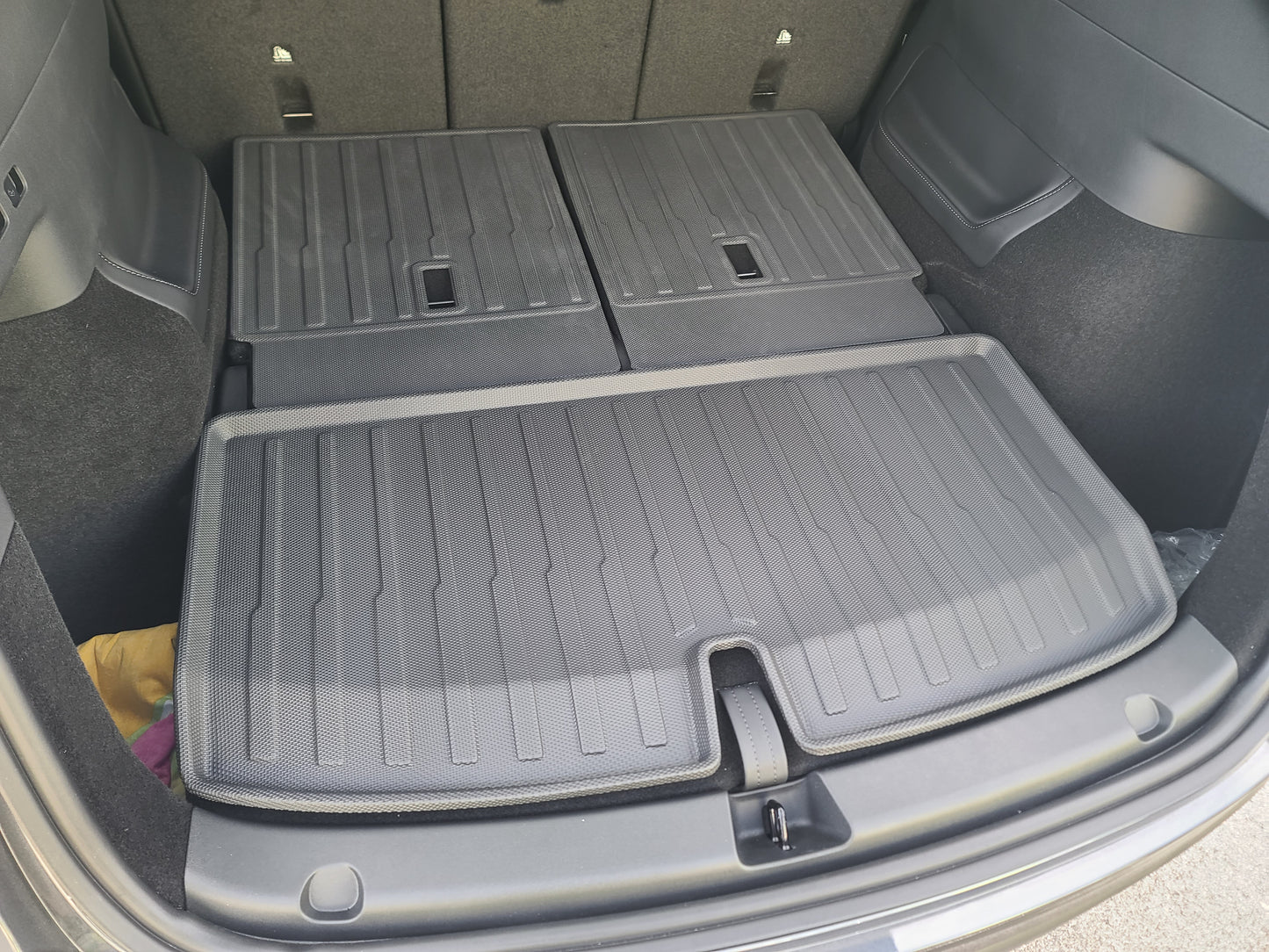 Model Y 7 Seaters: TPO Trunk Area Mat (3 PCs)