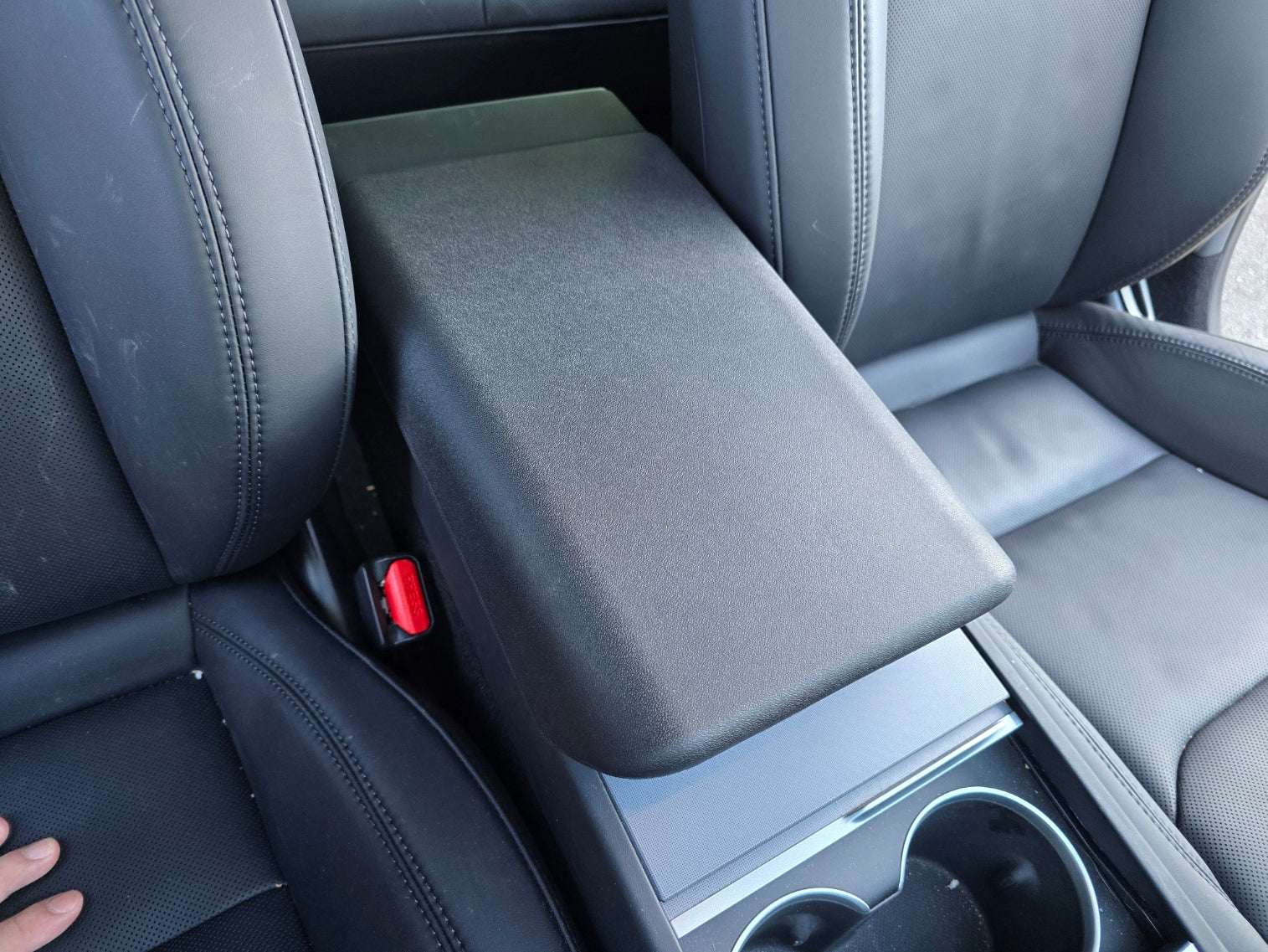 model-3-highland-2024-2025-tpe-rubber-armrest-protection-cover