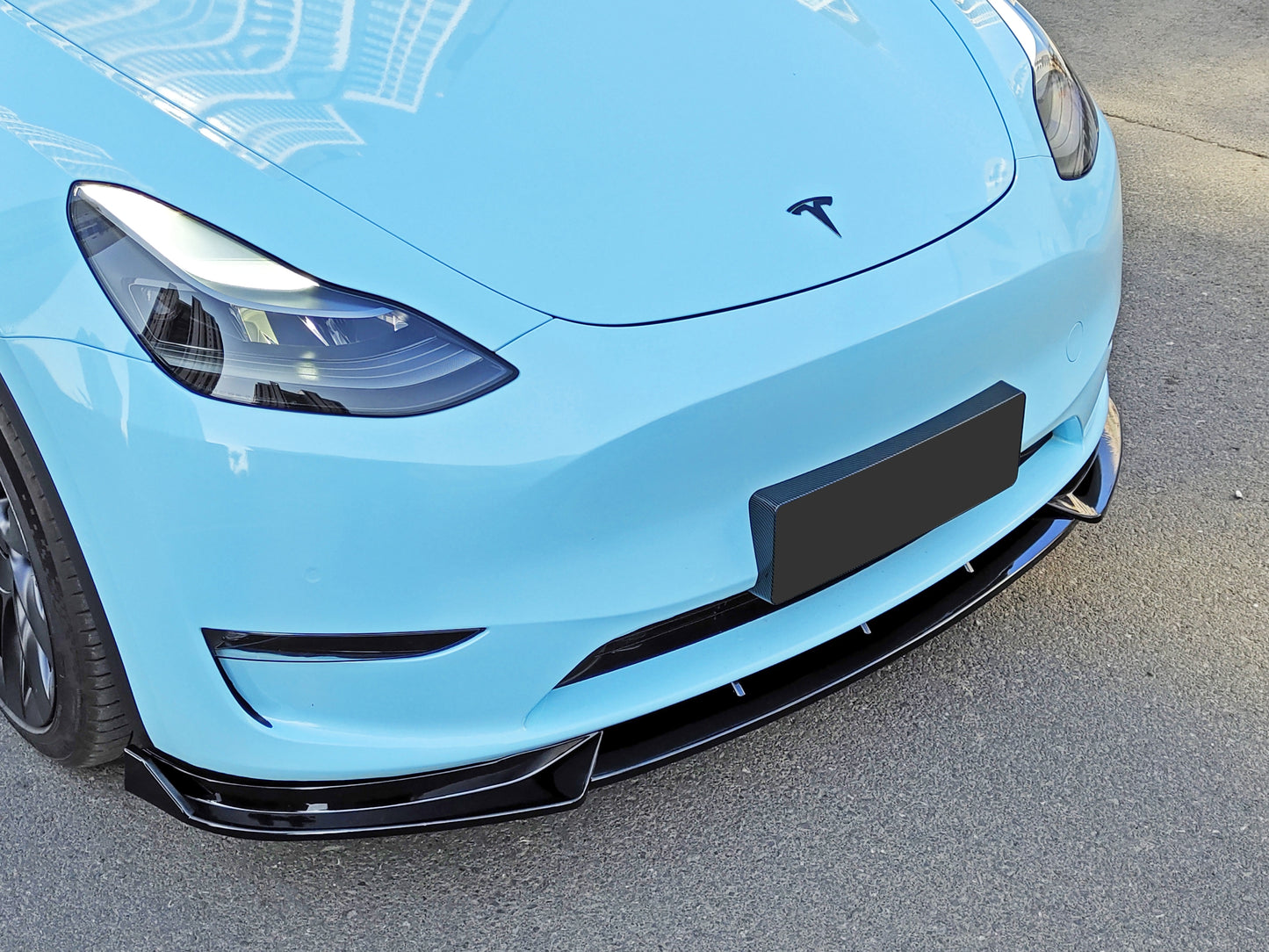 Model Y: V-Style Front Bumper Lip Splitter