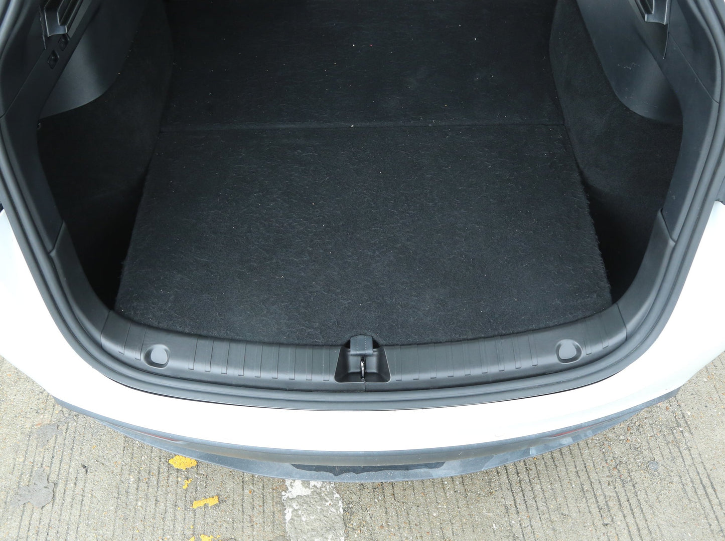 Model Y: Trunk Sill Protection Cover