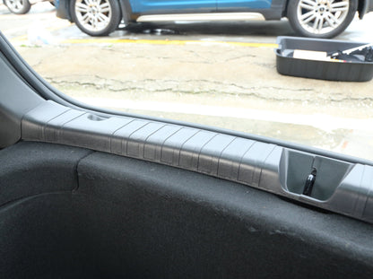 Model Y: Trunk Sill Protection Cover