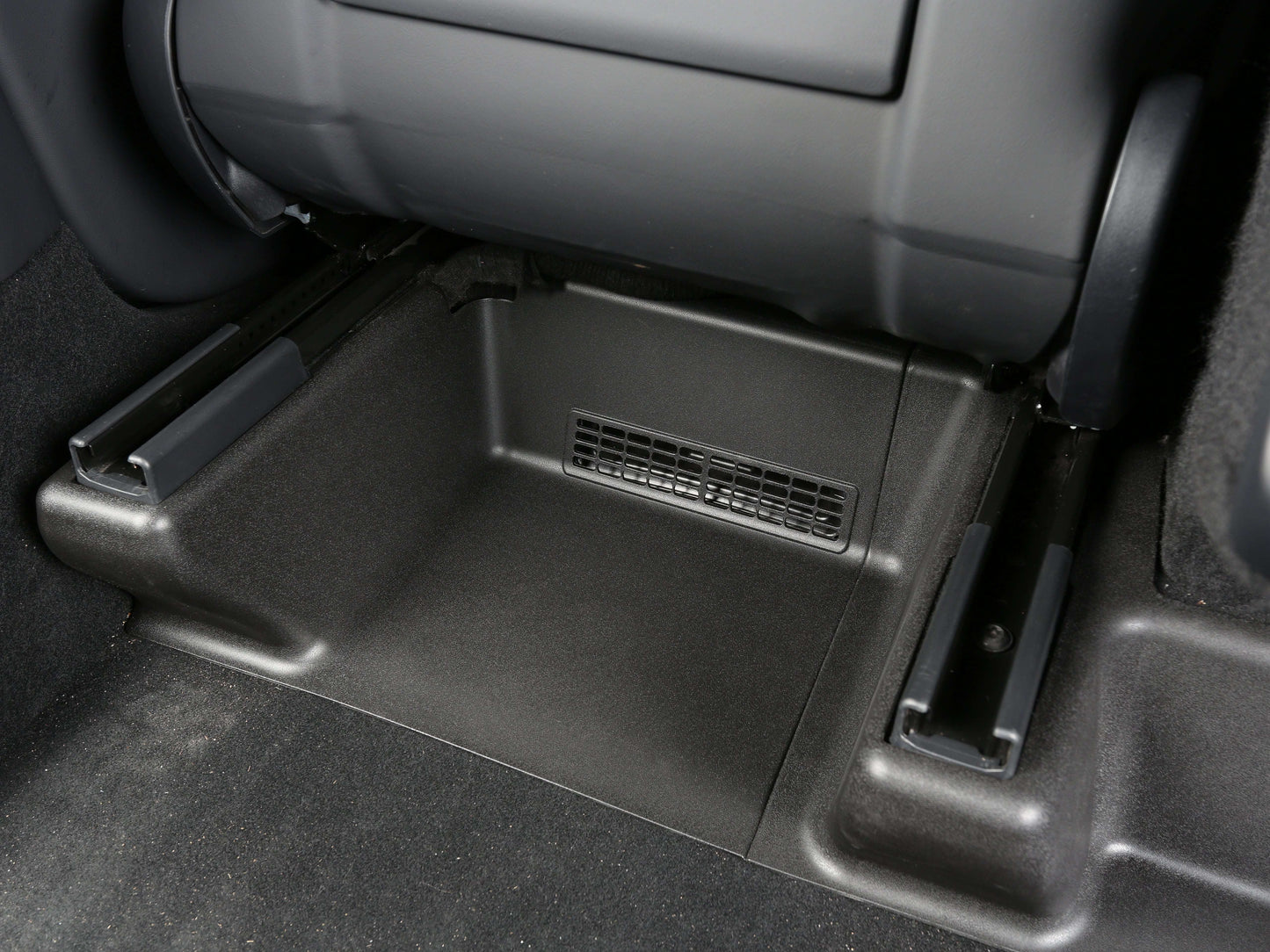model-y-juniper-2026-under-seat-full-coverage-corner-edge-vent-protector-cover-5-pcs
