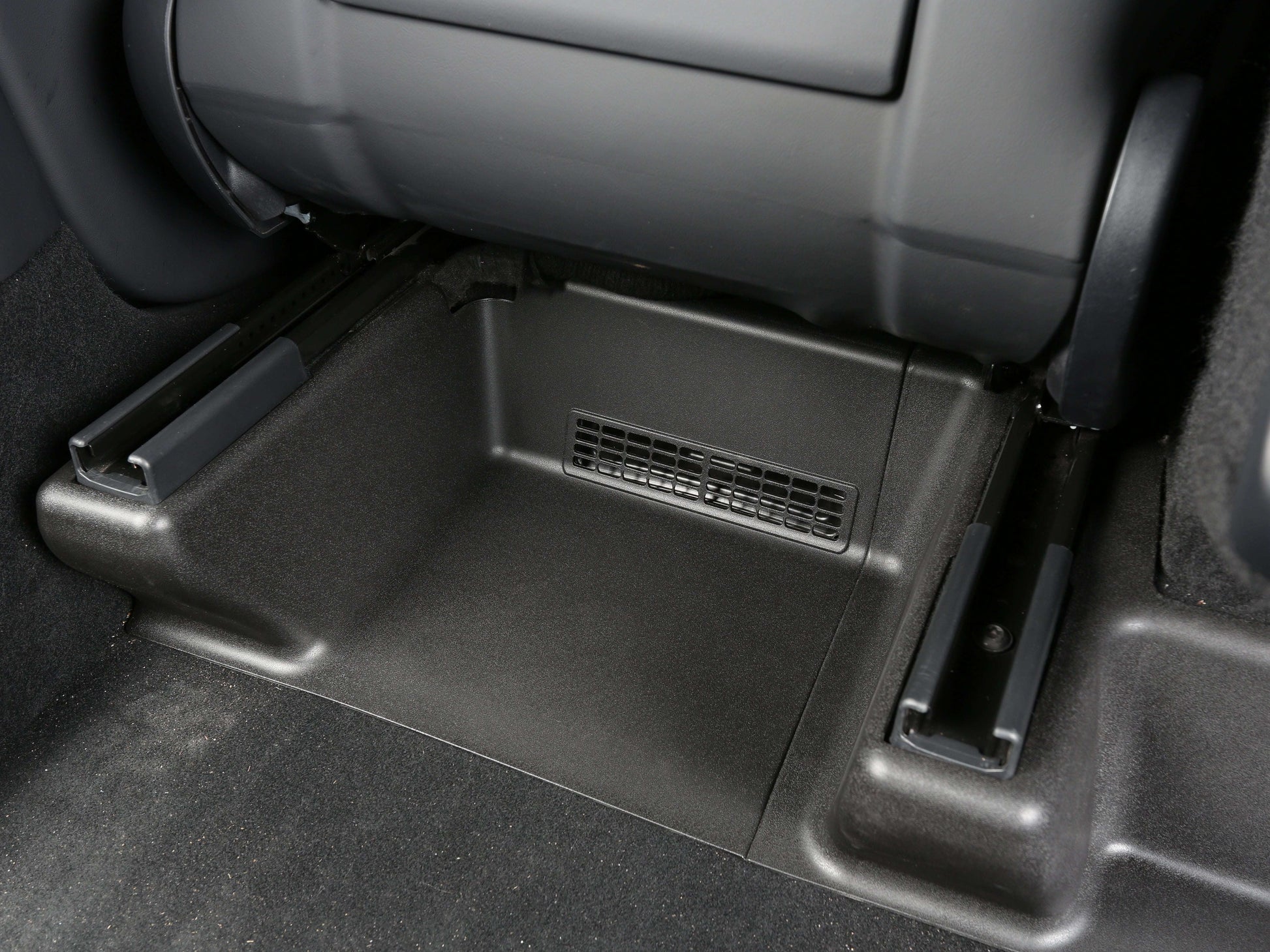 model-y-juniper-2026-under-seat-full-coverage-corner-edge-vent-protector-cover-5-pcs