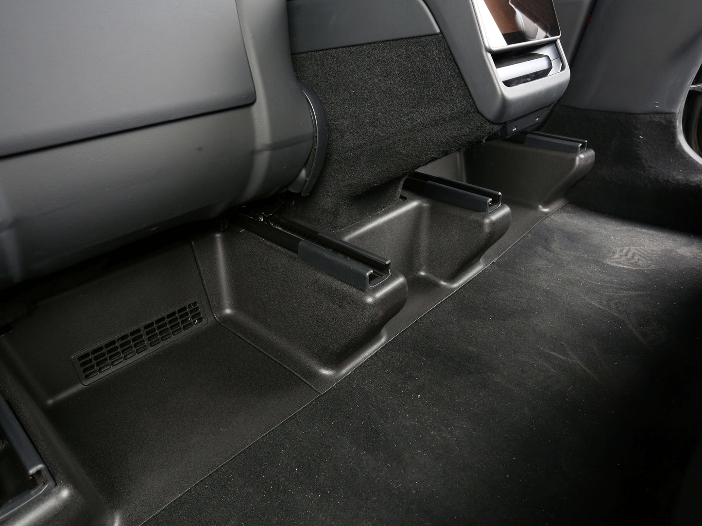 model-y-juniper-2026-under-seat-full-coverage-corner-edge-vent-protector-cover-5-pcs