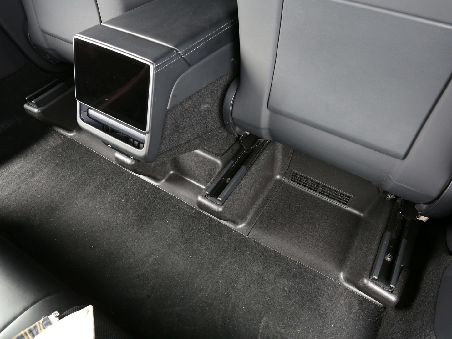 model-y-juniper-2026-under-seat-full-coverage-corner-edge-vent-protector-cover-5-pcs