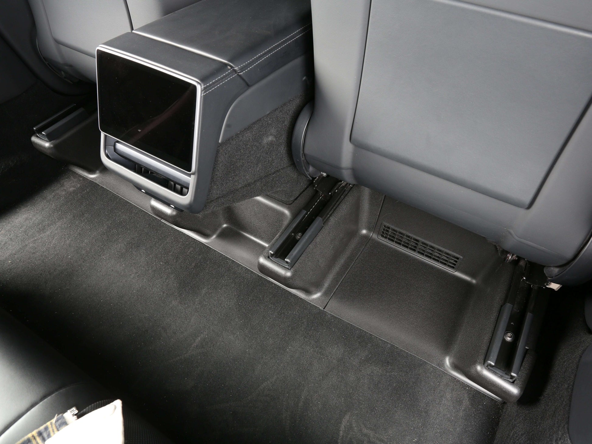 model-y-juniper-2026-under-seat-full-coverage-corner-edge-vent-protector-cover-5-pcs