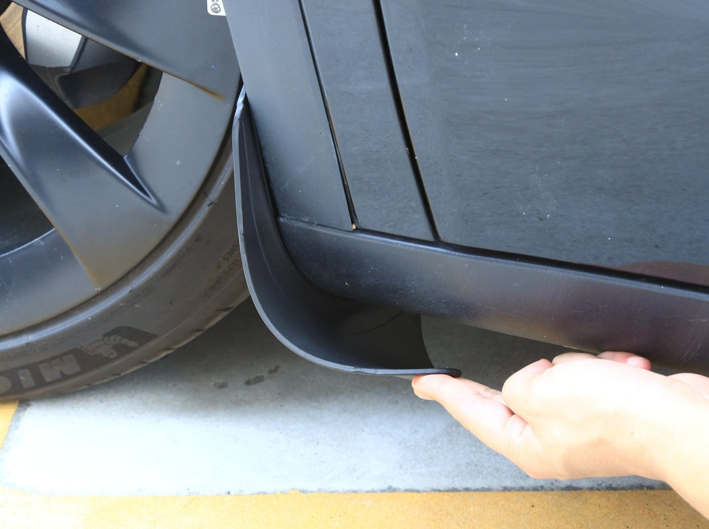 Model Y: OEM TPE Rubber Mud Flaps Splash Guards