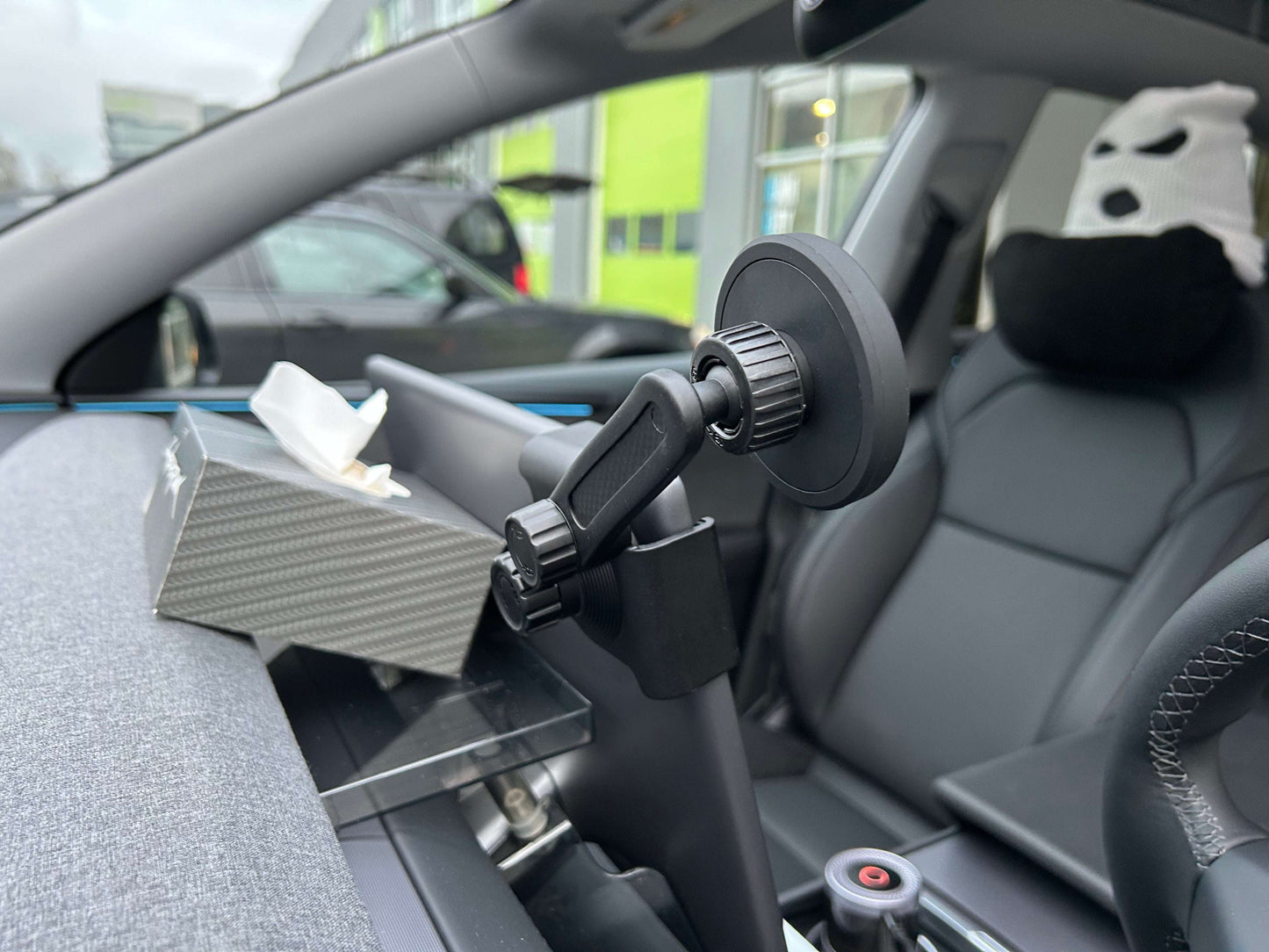 model-3-y-magnetic-rotatable-screen-edge-phone-holder-mount