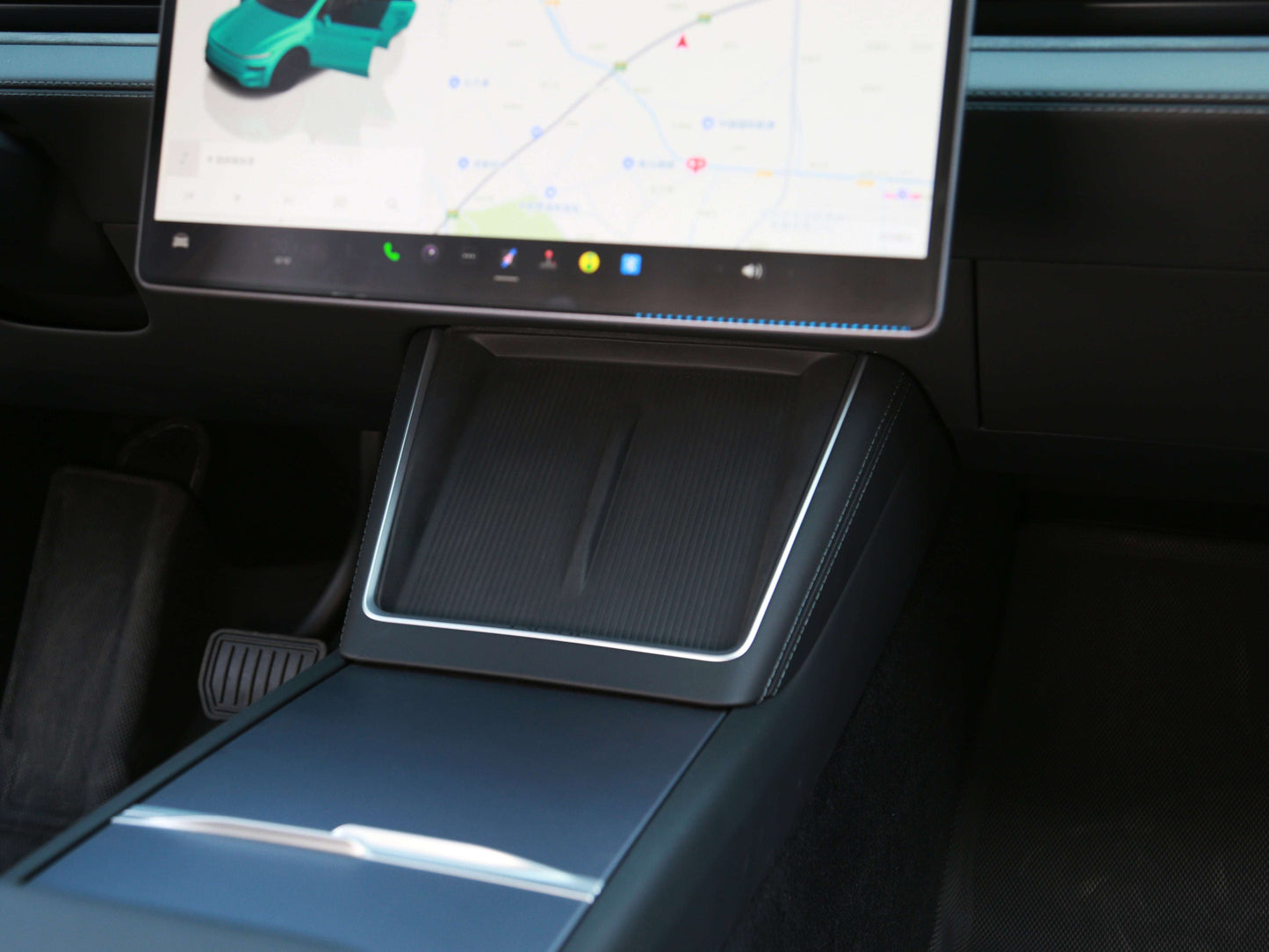 model-y-juniper-wireless-charging-silicon-cover-pad