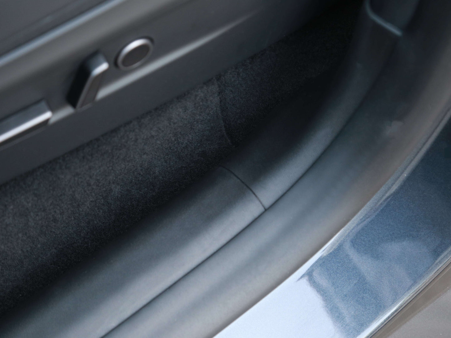model-y-juniper-full-coverage-tpe-door-sill-protection-guard-covers-8pcs