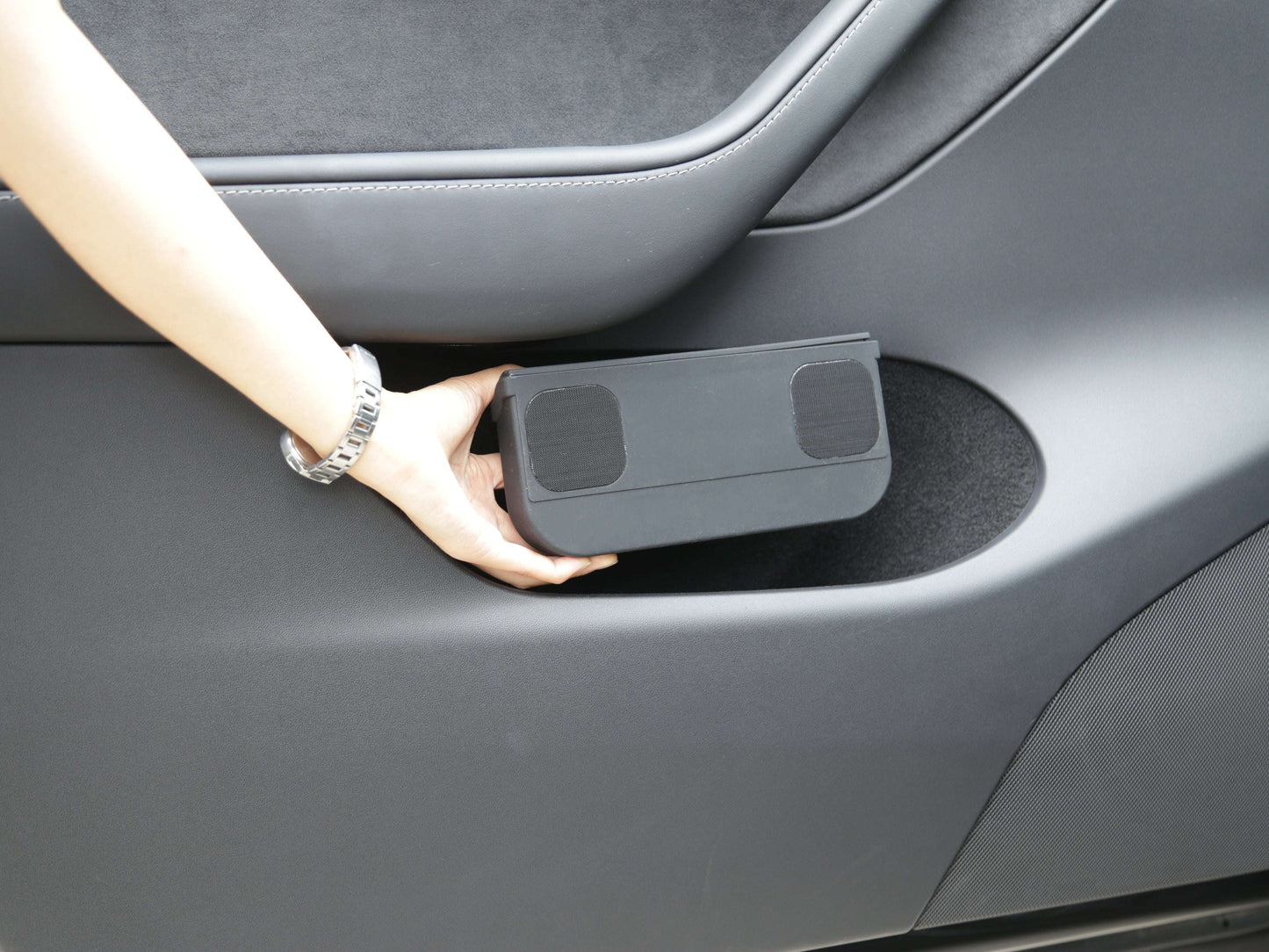 model-3-y-tpe-rubber-sunglasses-holder
