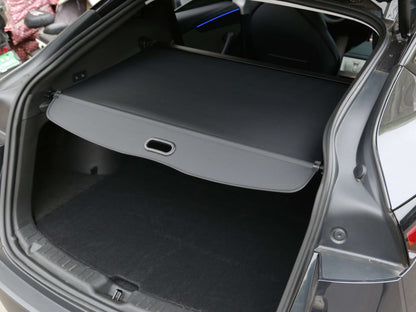 model-y-juniper-2026-retractable-privacy-trunk-screen-cover