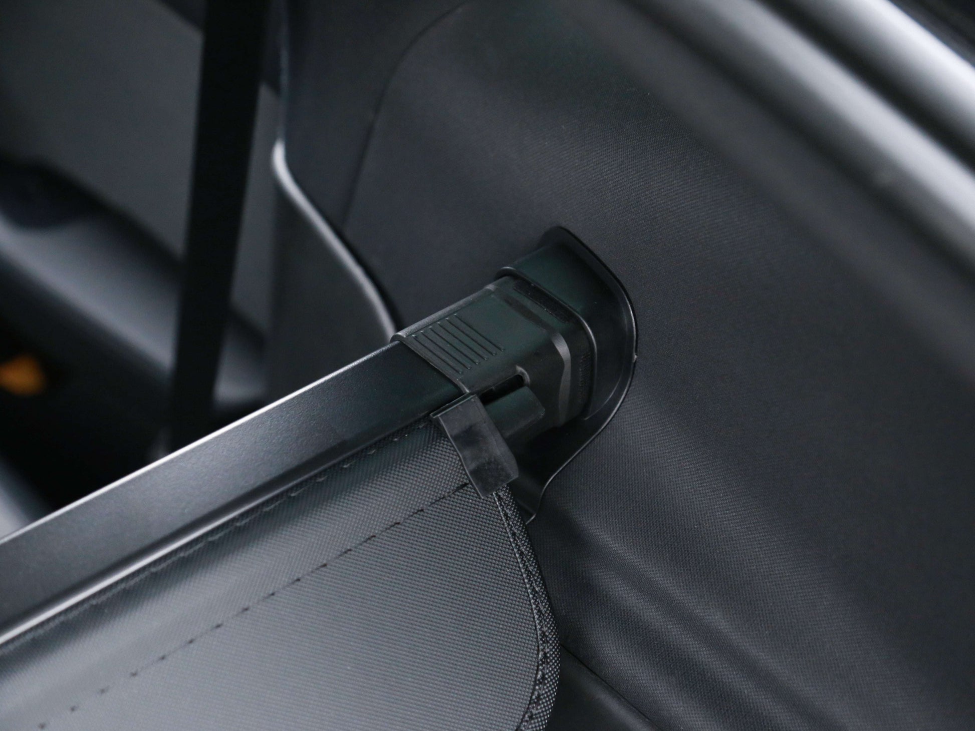 model-y-juniper-2026-retractable-privacy-trunk-screen-cover