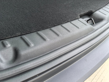 Model Y Juniper 2026+: TPE Trunk Sill Cover