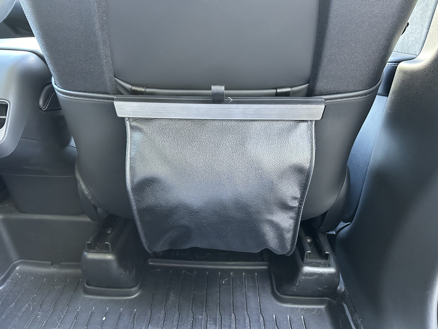 Model S/3/X/Y: Rear Seat PU Leather Magnetic Trash Bag (T2 Gift)