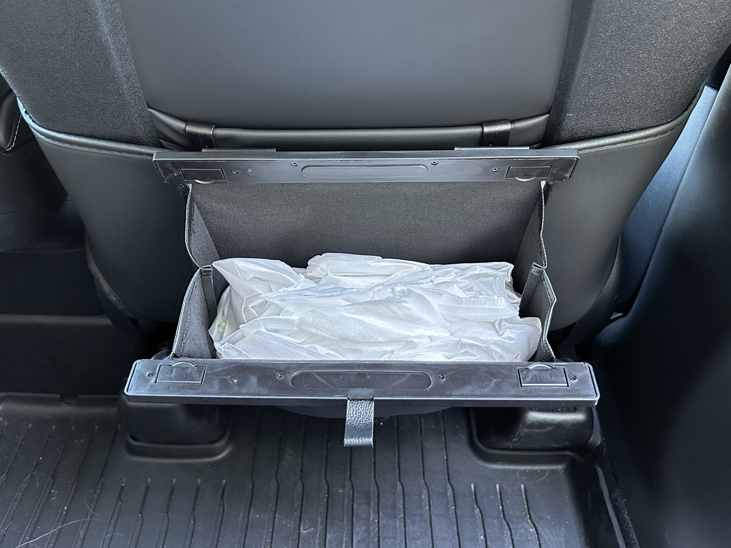 Model S/3/X/Y: Rear Seat PU Leather Magnetic Trash Bag