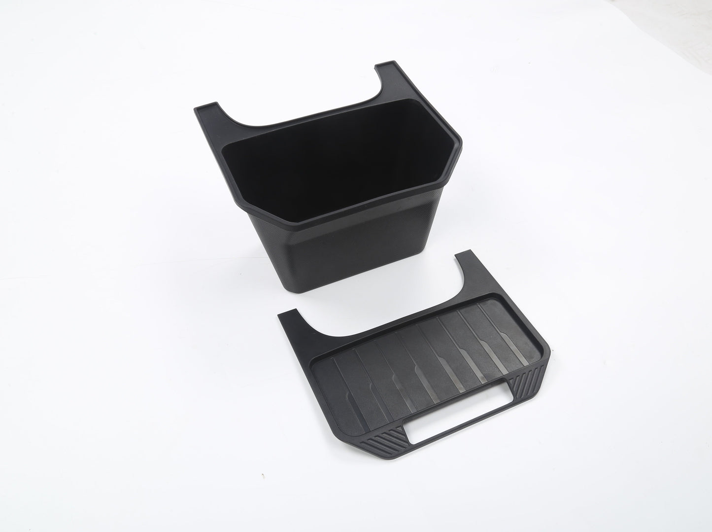 Model Y: Rear Passenger Centre Console Storage Bin