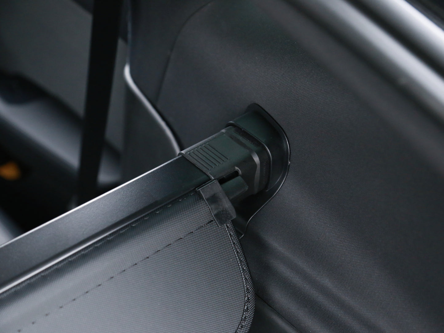 Model Y Juniper 2026+: Retractable Privacy Trunk Screen Cover