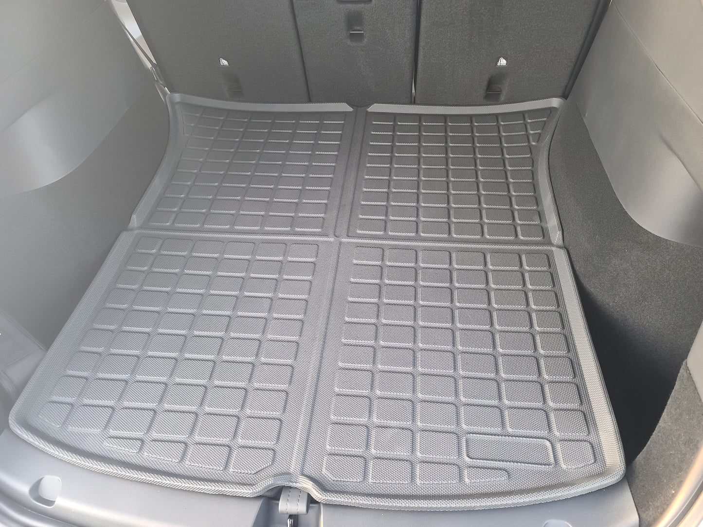 Model Y: Trunk Mat (TPE-O Rubber)