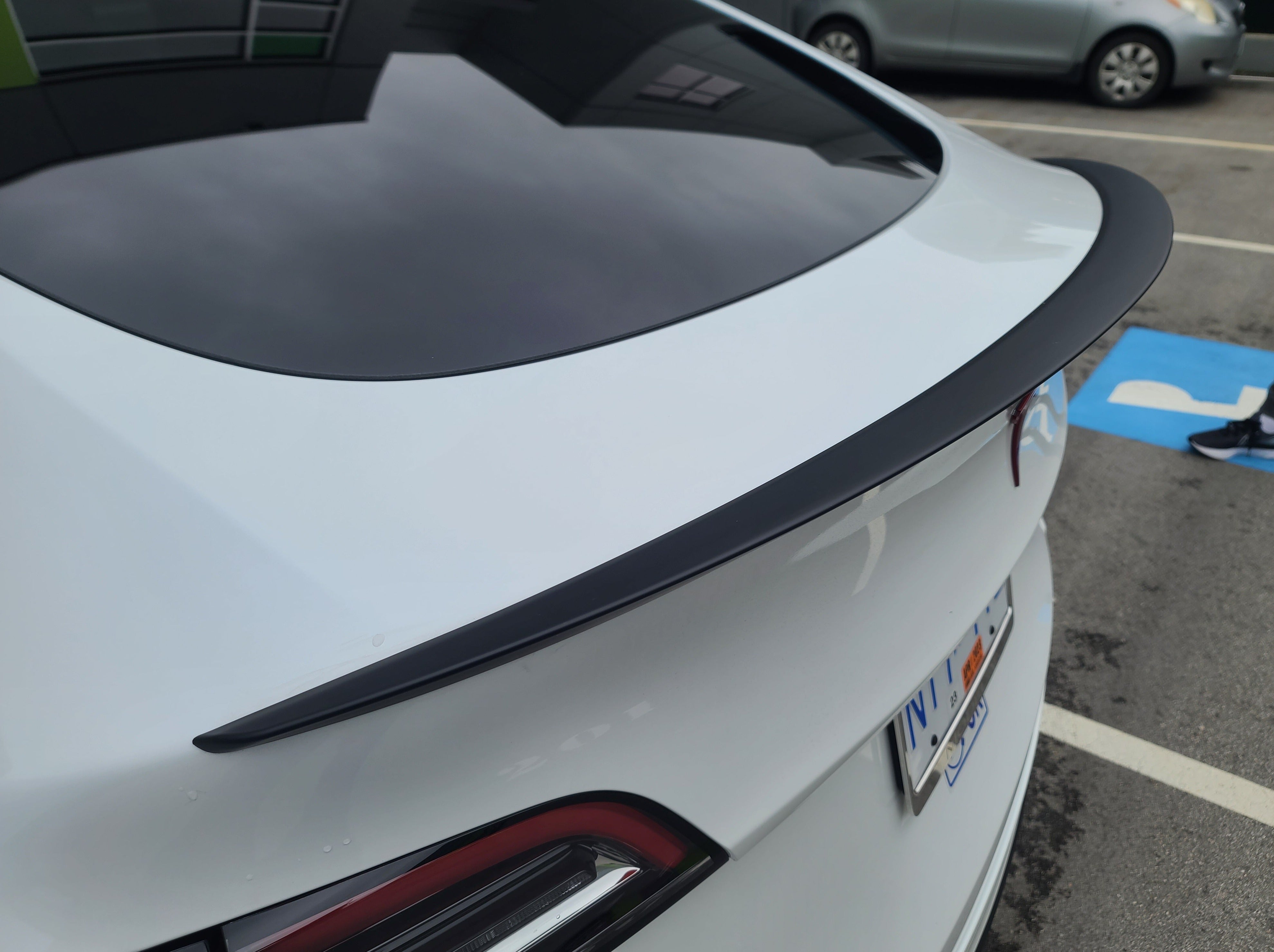 Tesla spoiler on sale model y