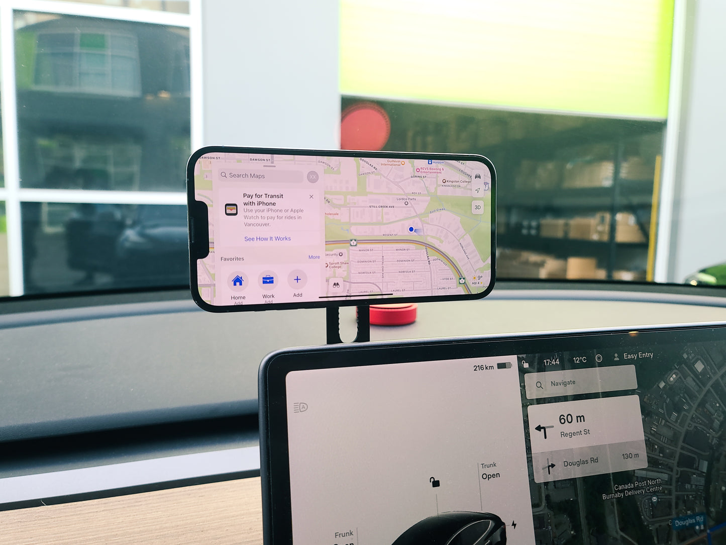 Model S/3/X/Y: Invisible Foldaway Magnetic Phone Mount